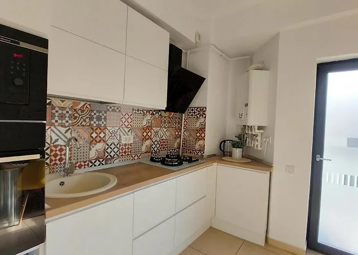 Parkside Nature Retreat & Parking *