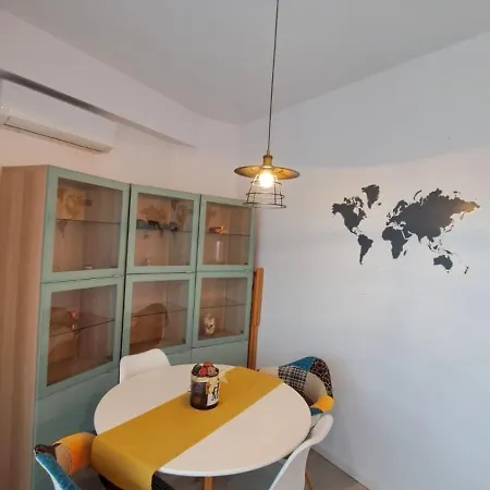 Parkside Nature Retreat & Parking