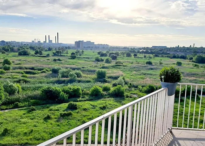 Parkside Nature Retreat & Parking * בוקרשט