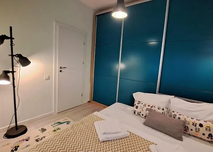 Parkside Nature Retreat & Parking * בוקרשט